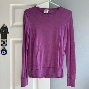 Gap women’s merino wool sweater. Size small. Fuschia color.